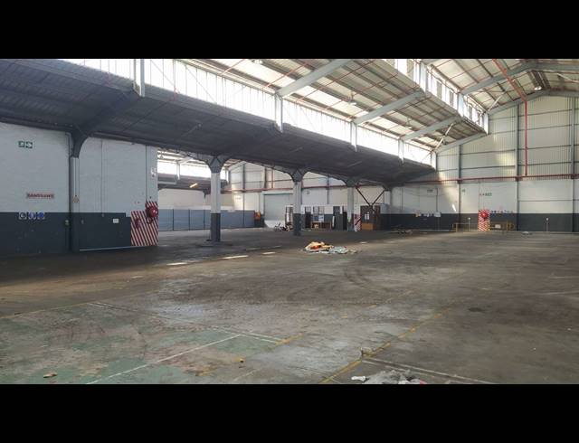 2,400M² WAREHOUSE TO LET IN EPPING INDUSTRIAL